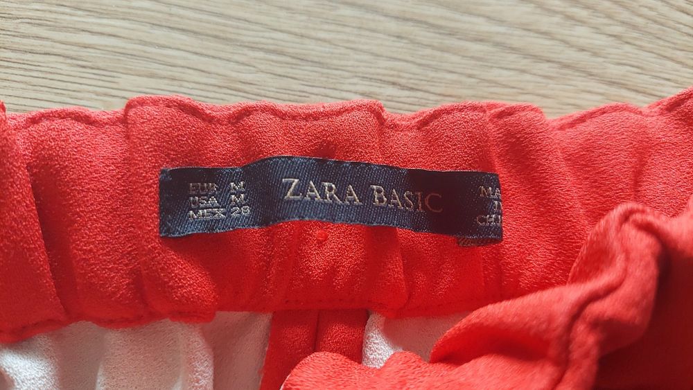 Czerwona spódnica Zara