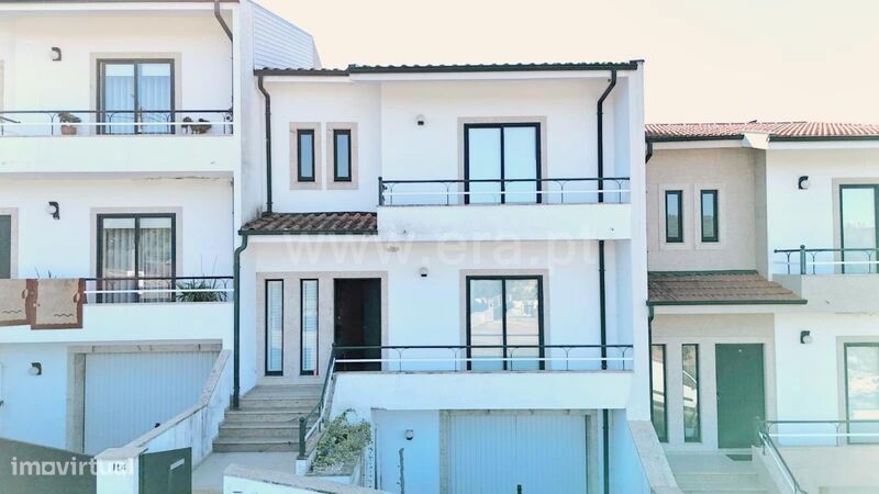 Moradia Geminada T3 / Lousada, Lustosa e Barrosas (Santo Estêvão)