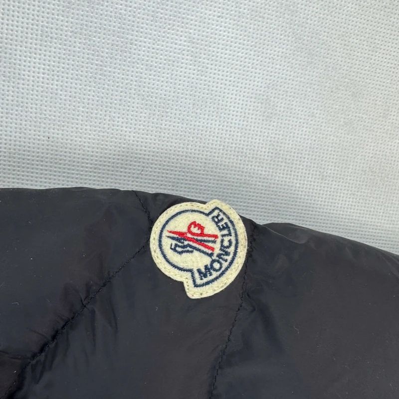 Długa kurtka z kapturem parka pikowana puchowa Moncler