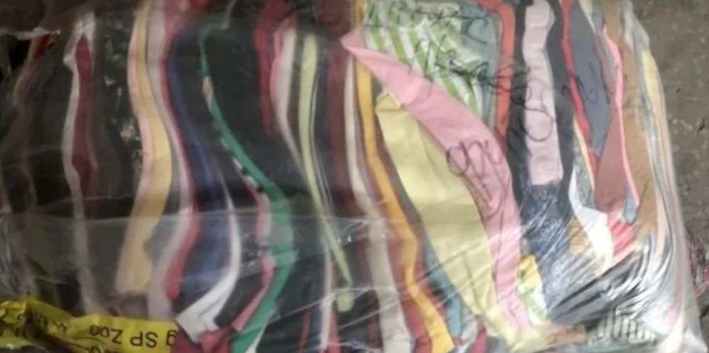 Мішок одягу жіночого і дитячого