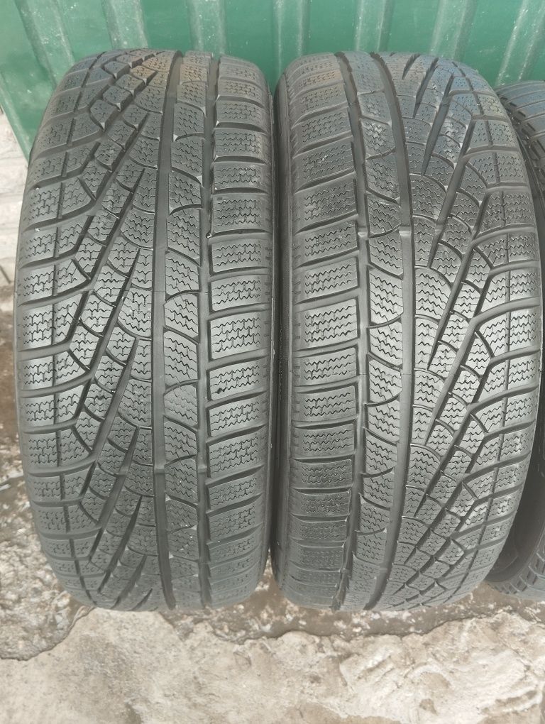Пара зимових шин Pirelli 215/55/18