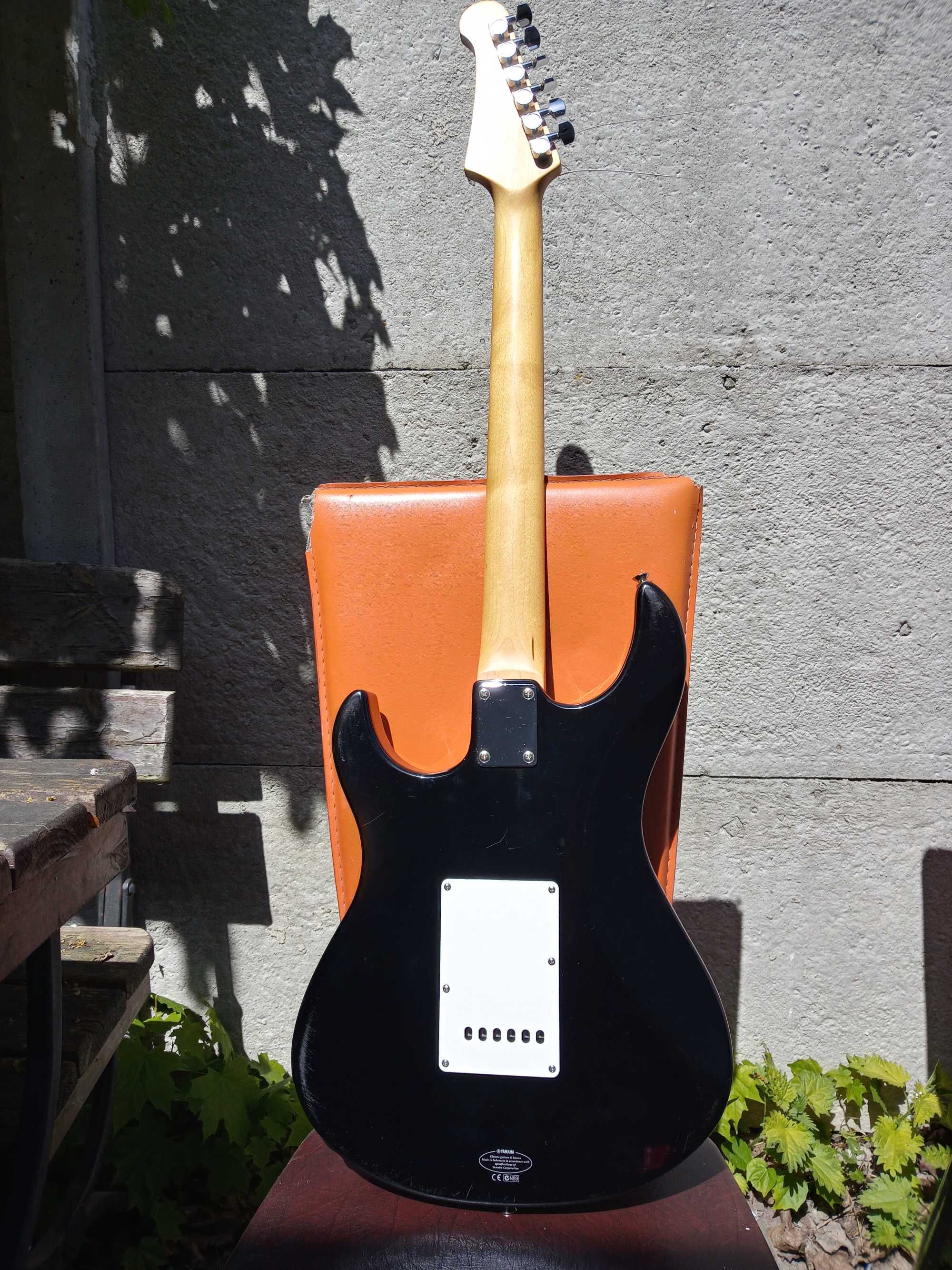 Gitara elektryczna Yamaha Pacifica 112 j