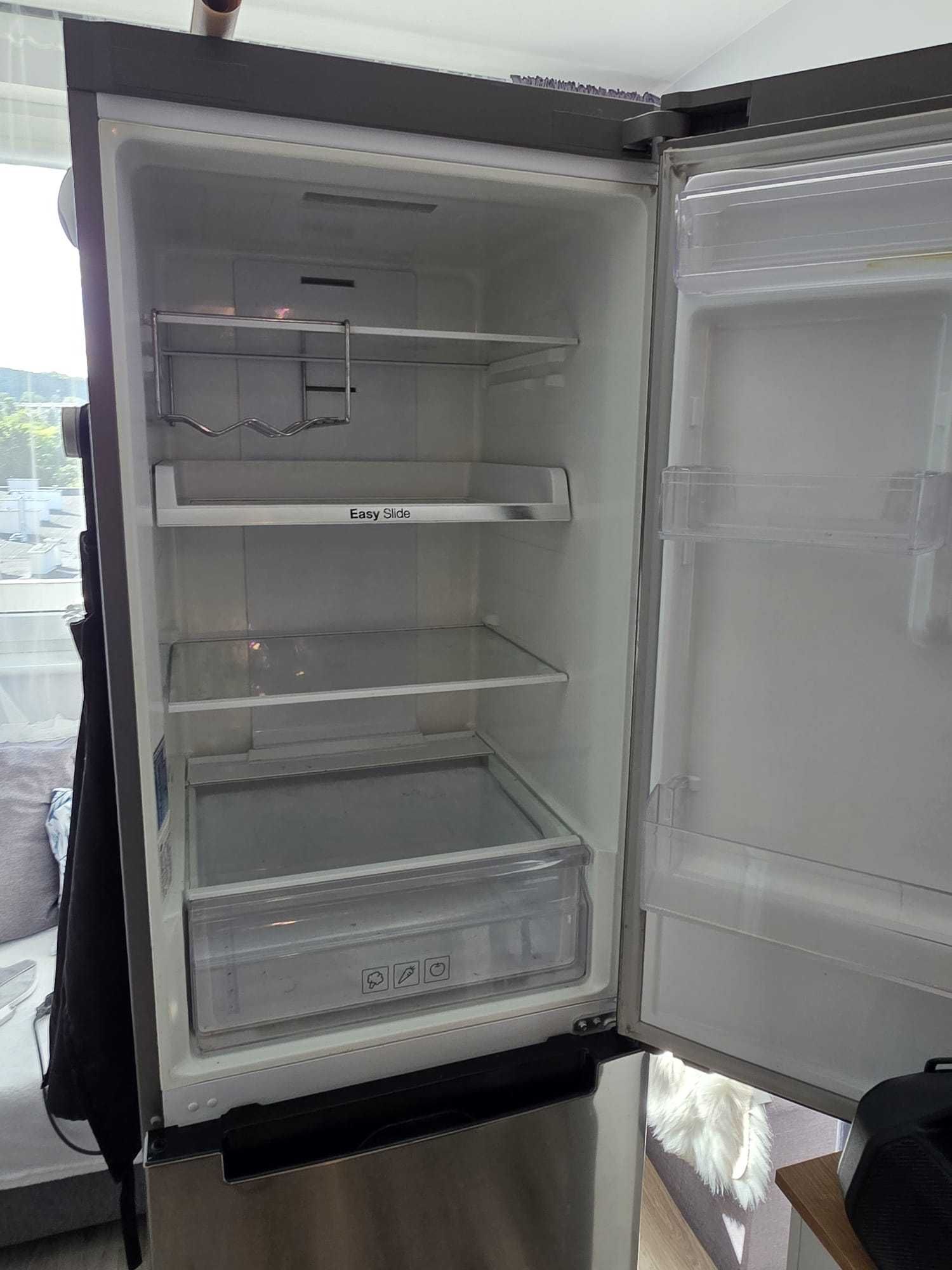 Lodówka Samsung  RB31FERNDSS - dwudrzwiowa