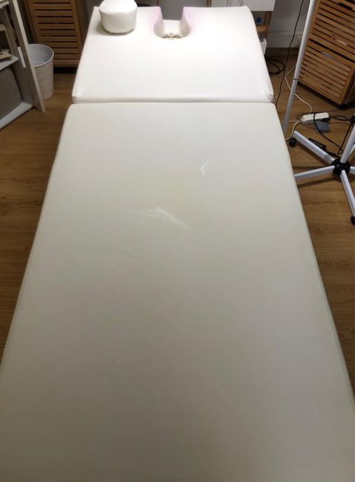 Marquesa com abertura das laterais em madeira  Spa