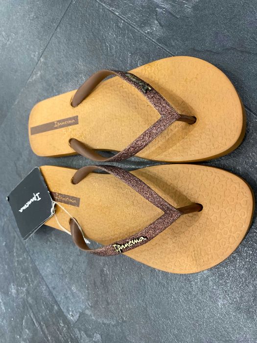 5 пар женских вьетнамок из Италии и Бразилии