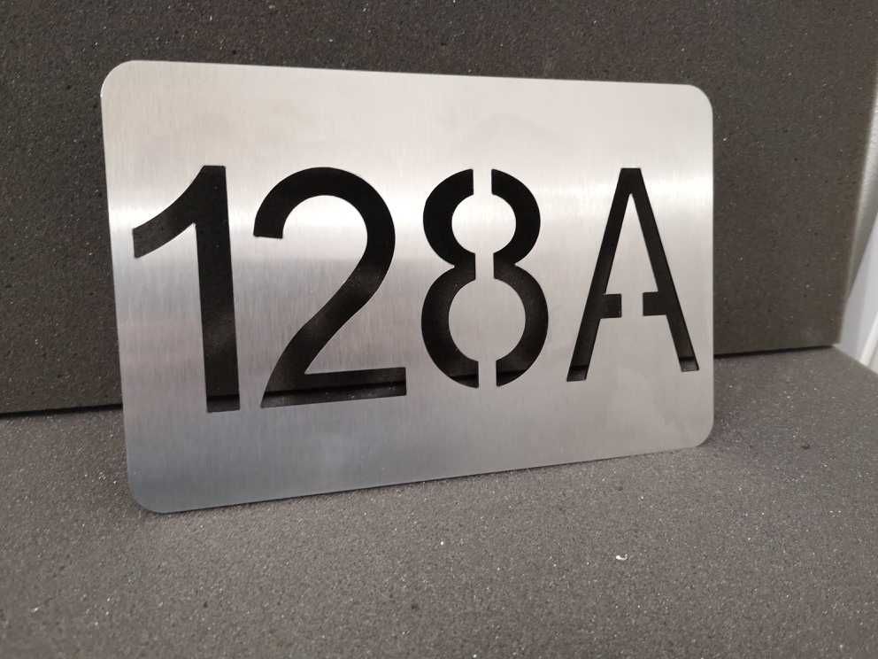 Placas Alfanuméricas em Inox e Pintadas - Personalizável