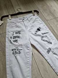Spodnie yeans napisy