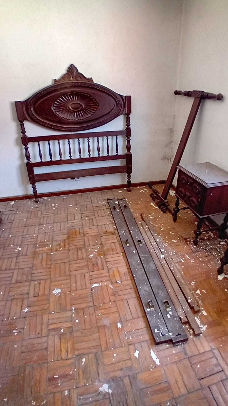 Mobília de quarto completa - Madeira de cerejeira