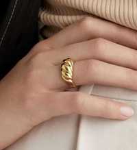 Nowy pierścionek stal chirurgiczna kolor złoty