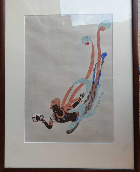 Lecąca Niebianka Apsara z duzym kwiatem z Tunhuang