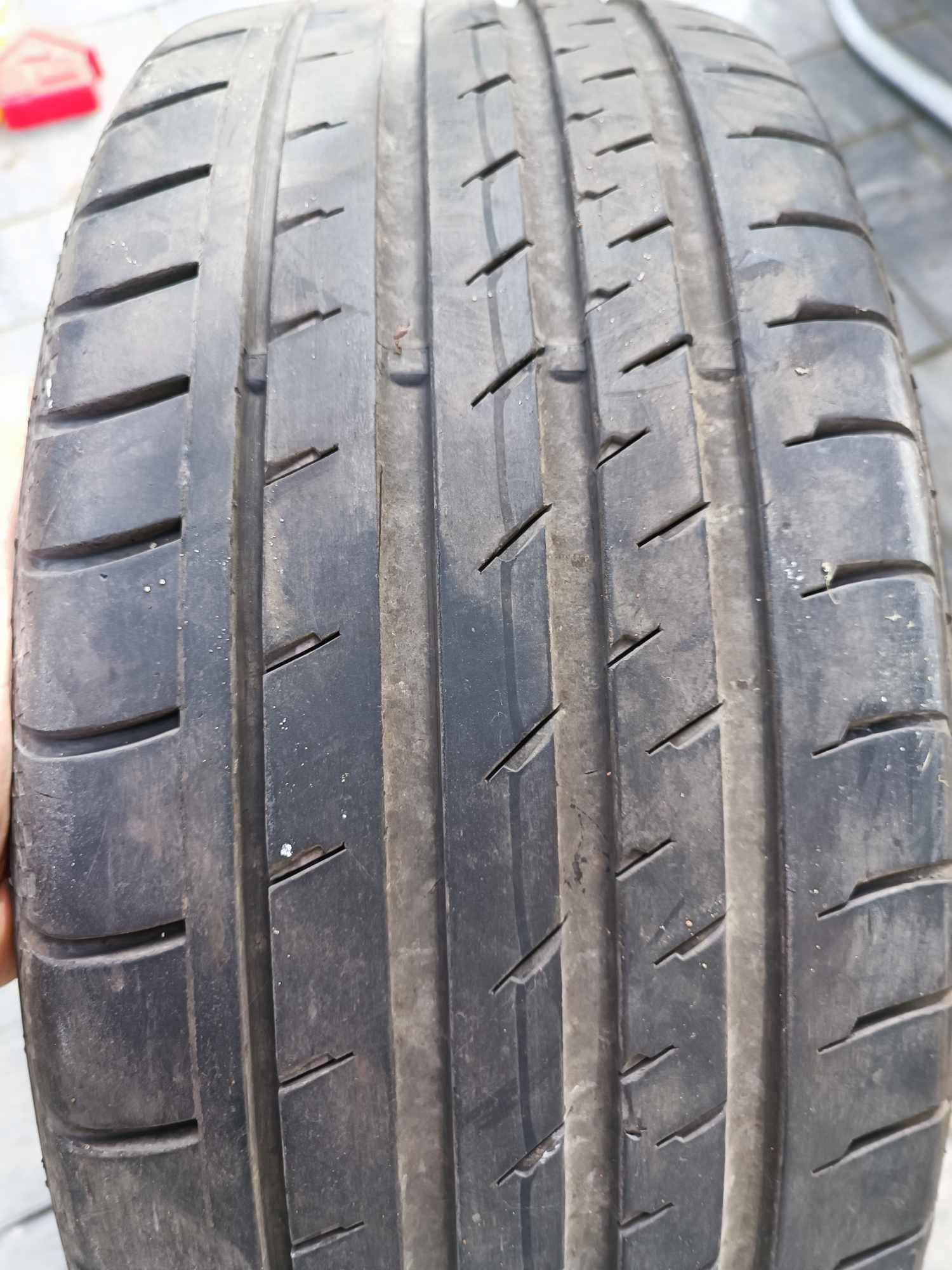 Opona letnia Continental 215/50R17