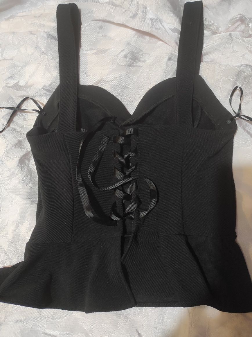 Blusa com fita nas costas