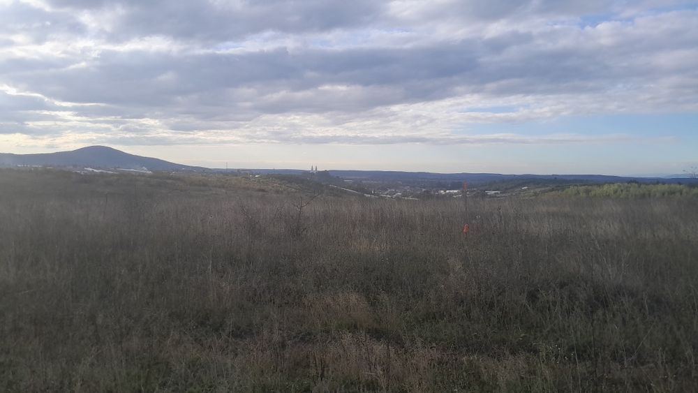 Продам земельну ділянку 16 соток в селі Великі Комяти біля  вишки .