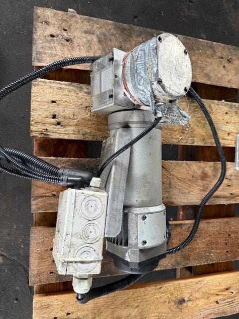 servo silnik firmy minimotor 24 v komplet 3 szt