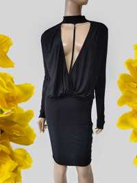 Sukienka czarna z głębokim dekoltem r. 36 Boohoo