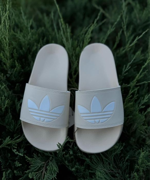 Розпродаж Чорної Пʼятниці !Шльопанці жіночі adidas ADILETTE LITE