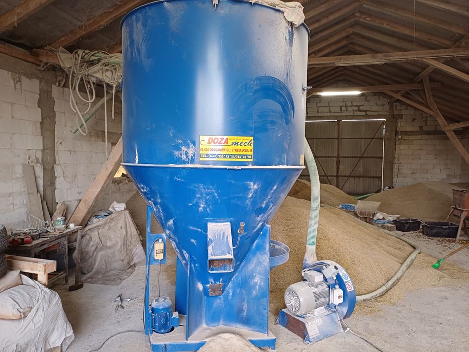 Mieszalnik Śrutownik ssaco-tłoczący 11KW Dozamech odolanów