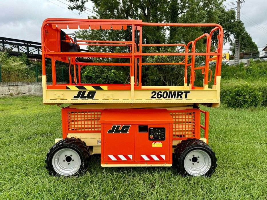 Plataforma elevatória Tesoura JLG