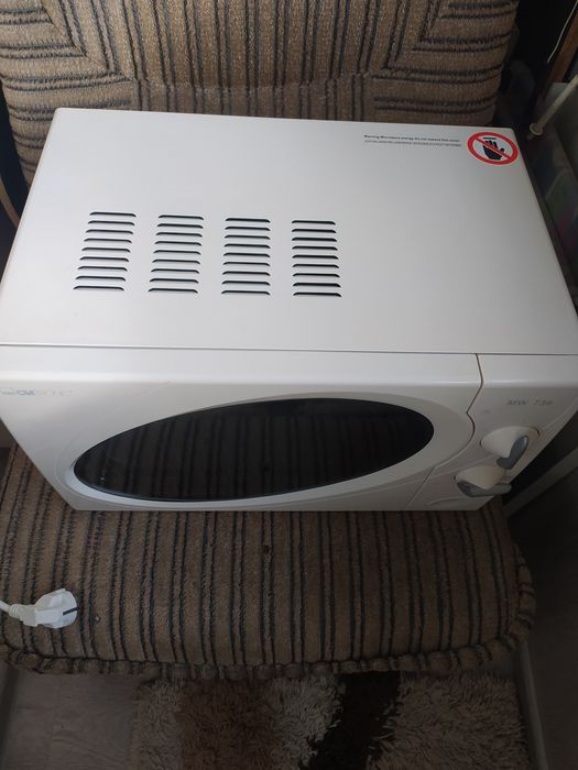 Мікрохвильова піч з грилем  sanyo