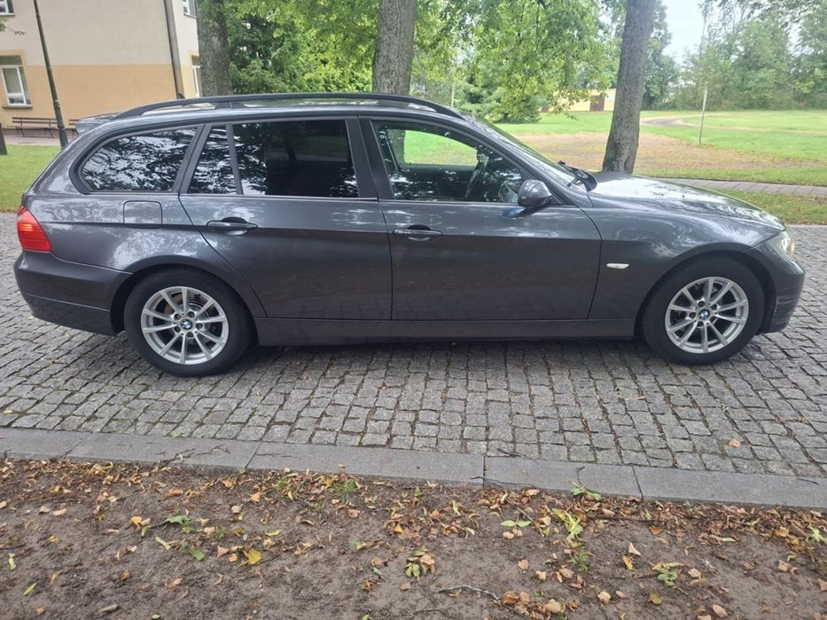 BMW 3 E91 318d 2006 rok