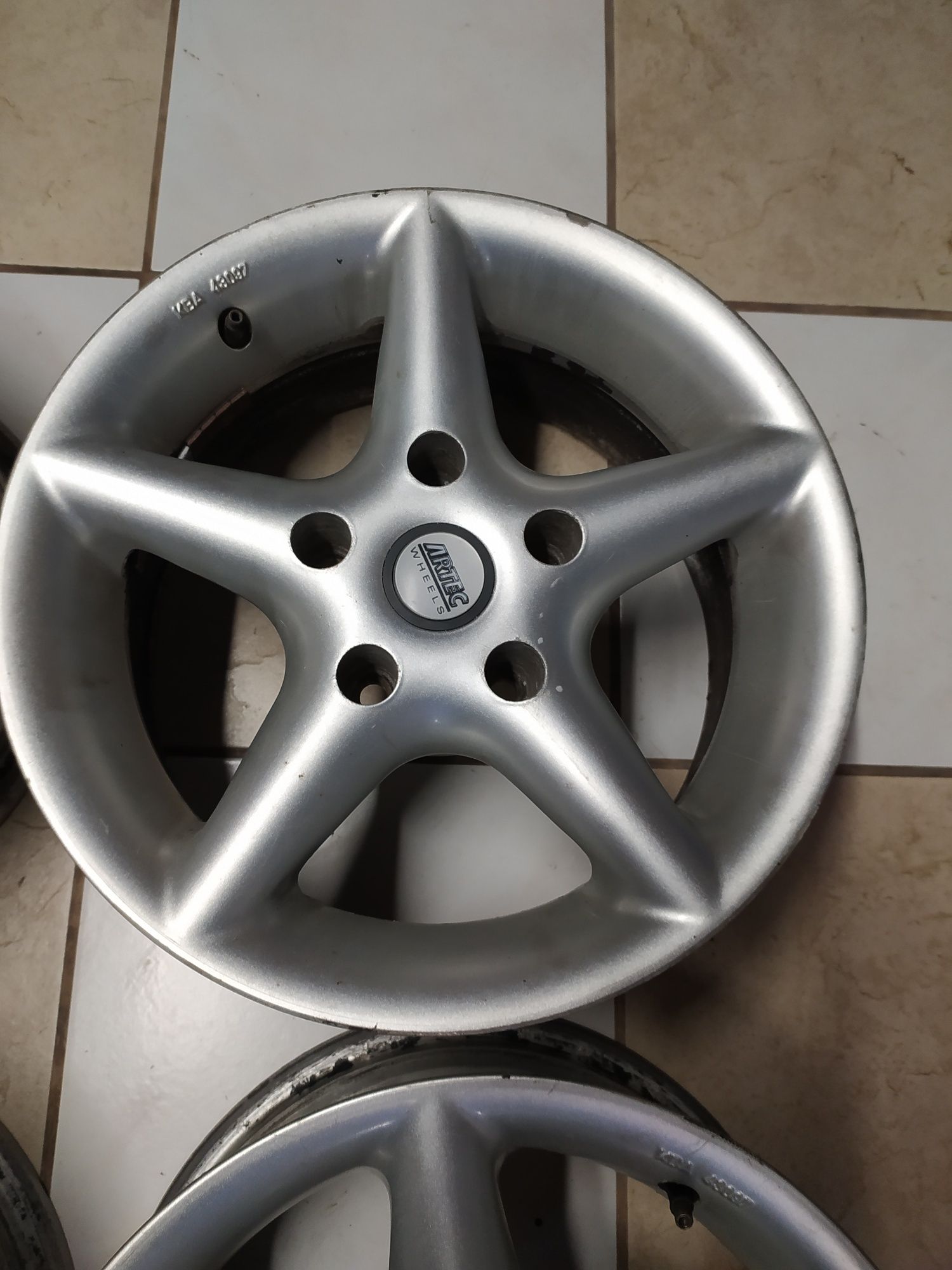 Felgi aluminiowe ARTEC 15" 5x120 BMW e36, e38, e46 i