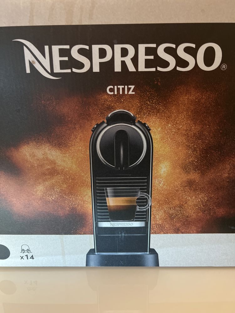 Nespresso Citiz - Preta (NOVA)