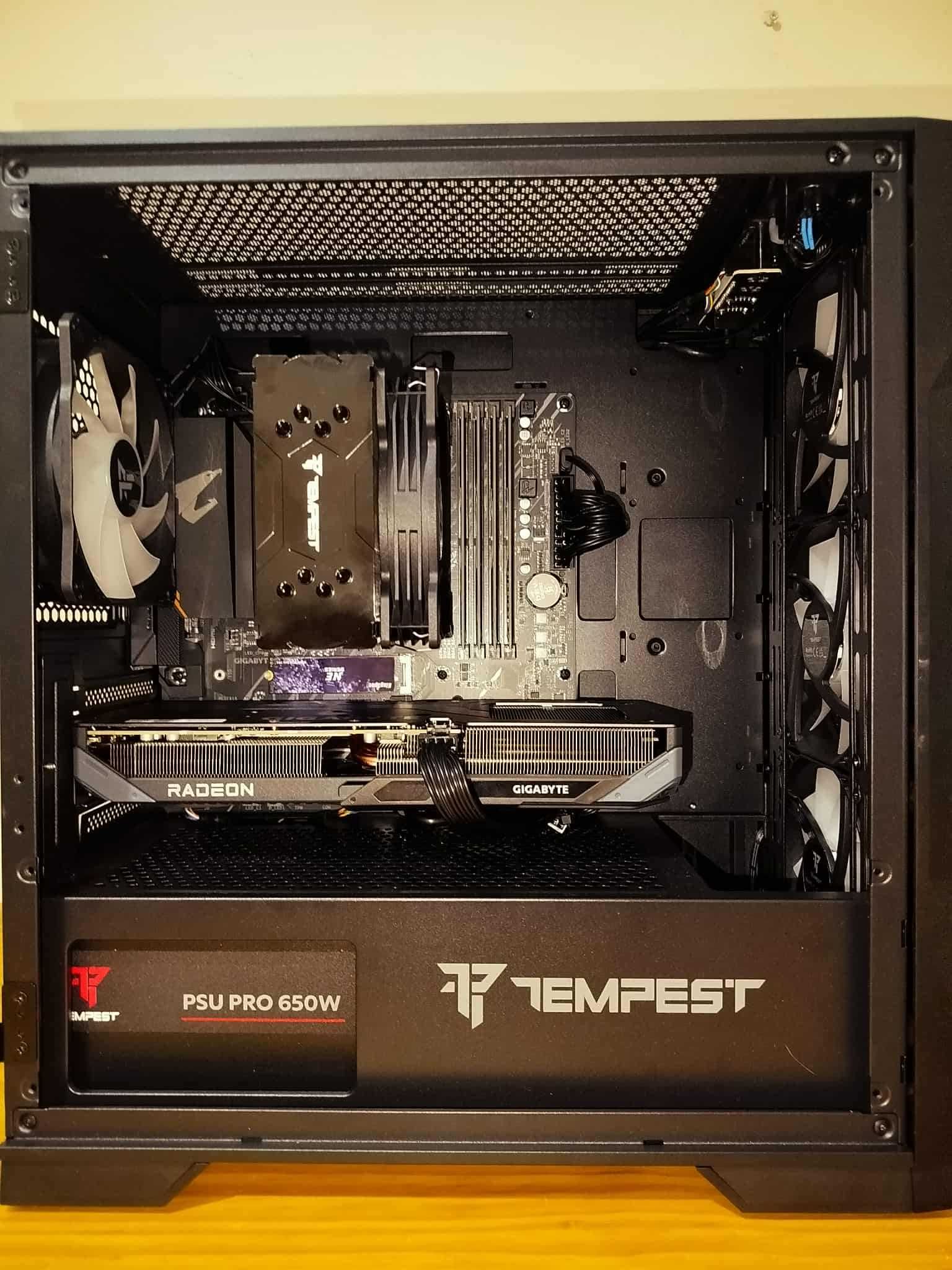 Torre Gaming 9060 XT [GARANTIA]