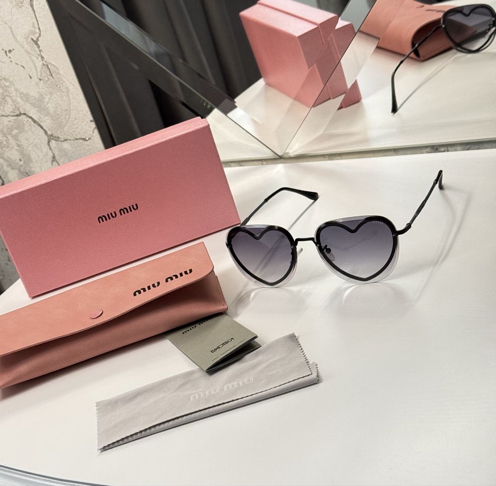 Солнцезащитные очки miu miu полный комплект сердечки