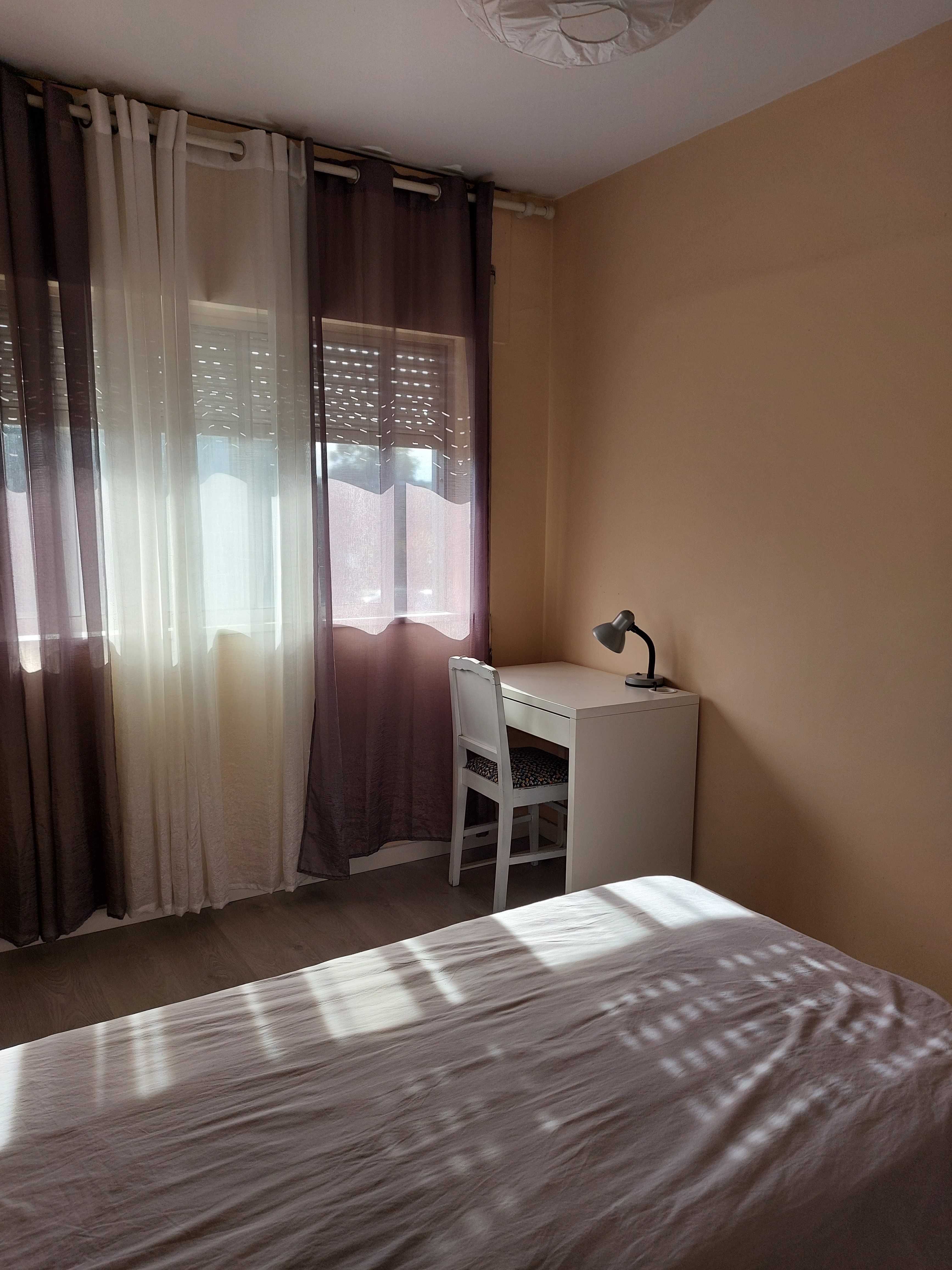 Quartos junto à Boavista com muito sol