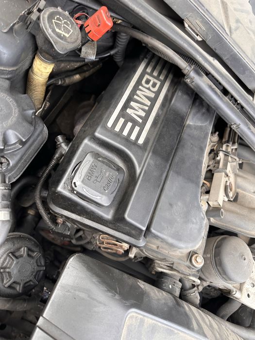 Silnik BMW E91 N46B20B 2.0 benzyna słupek BMW E90 E87