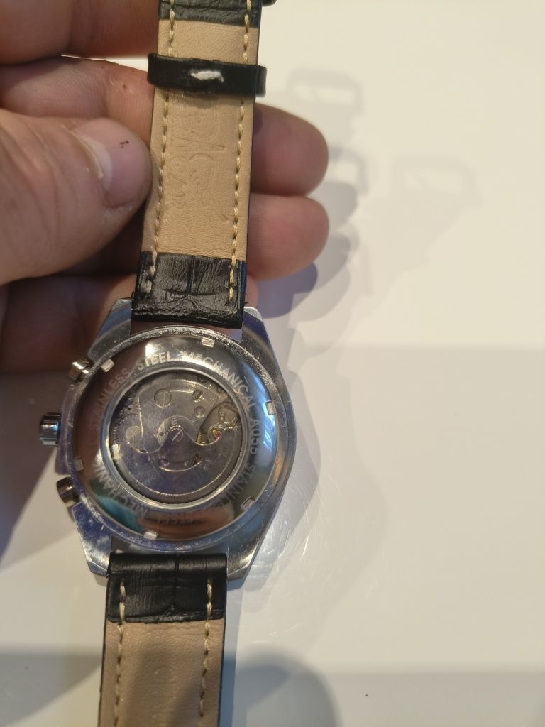 Zegarek sportowy a055