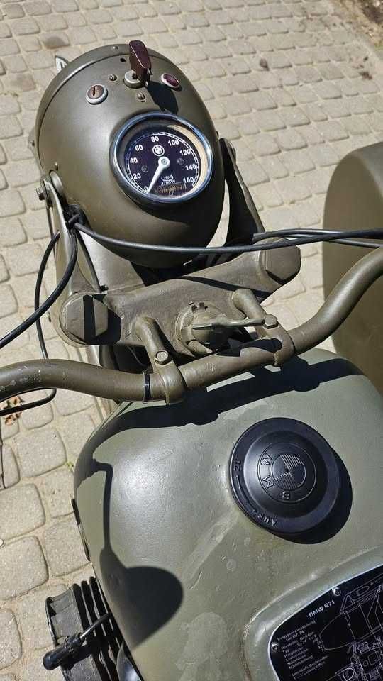 Motocykl z koszem M72 stylizowany na BMW R71