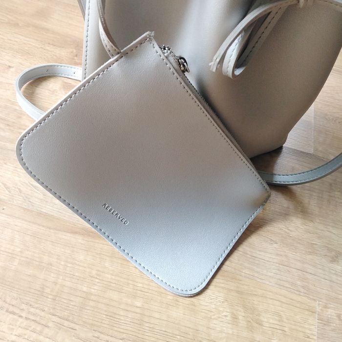 Srebrno-szara torebka typu worek(uszkodzona)