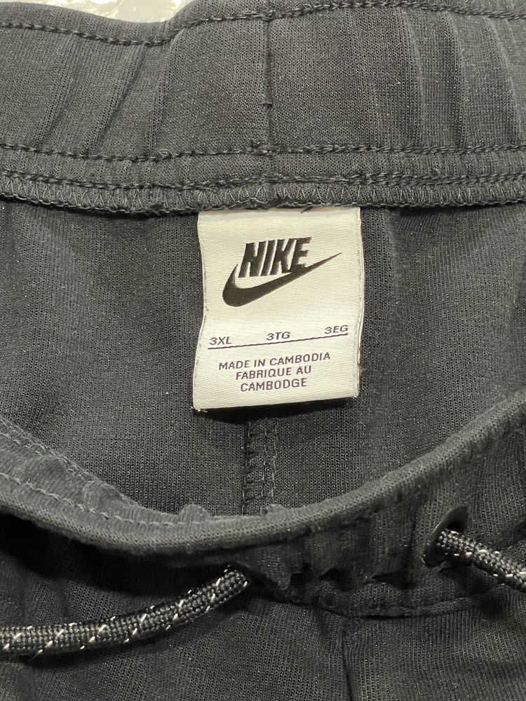 Nike tech fleece pants