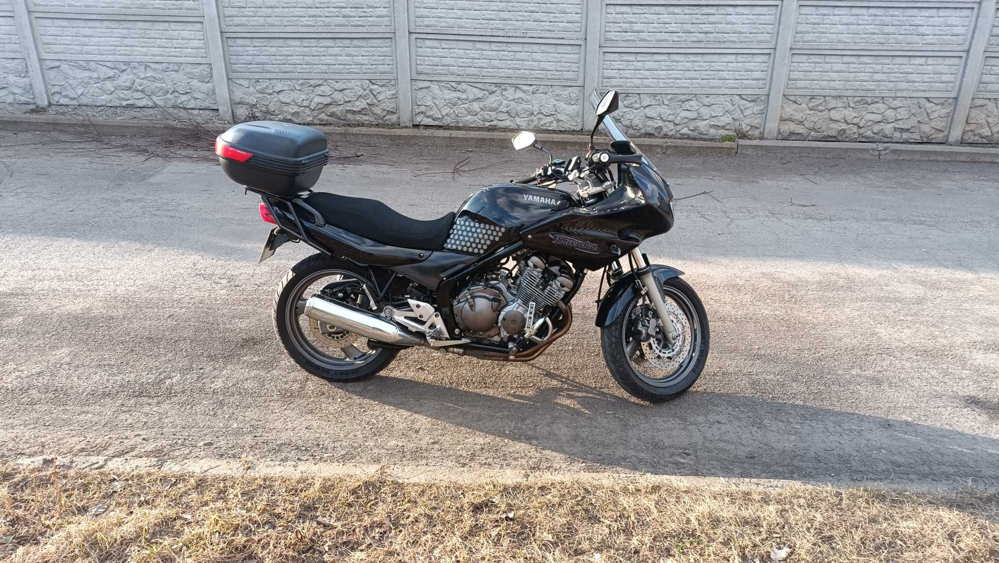 Мотоцикл Yamaha xj600s