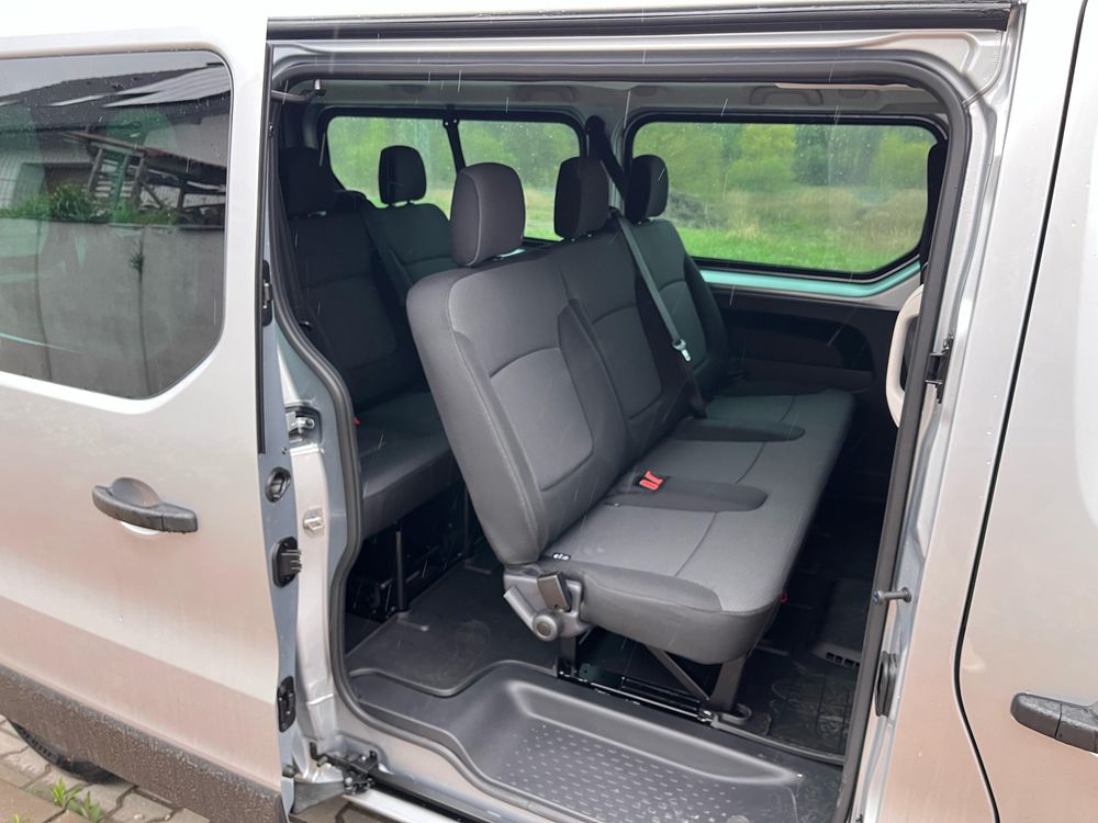 Wynajem busa 9 osobowego Renault Trafic 2024 Long Nowy / wolne terminy