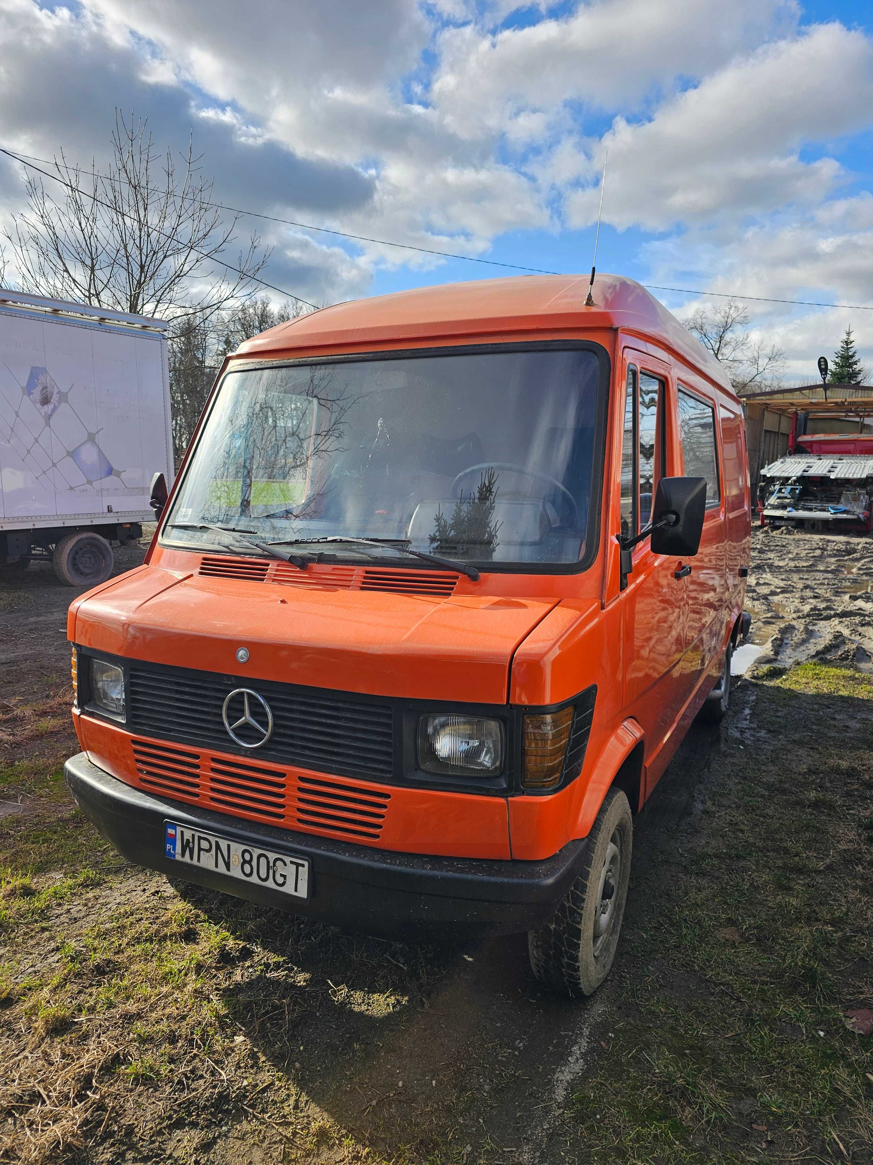 Mercedes-Benz 207D ładny bez rdzy