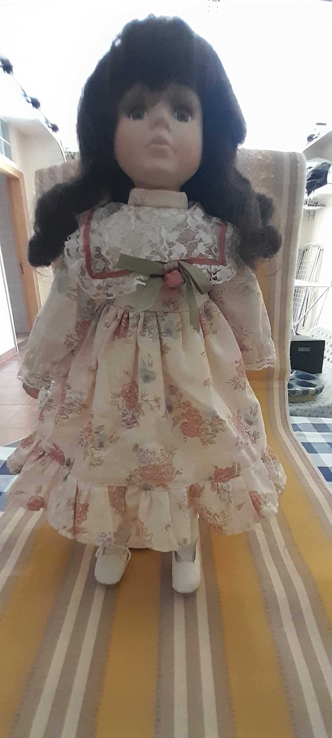 Boneca de loiça - 40 cm, vestido de flores