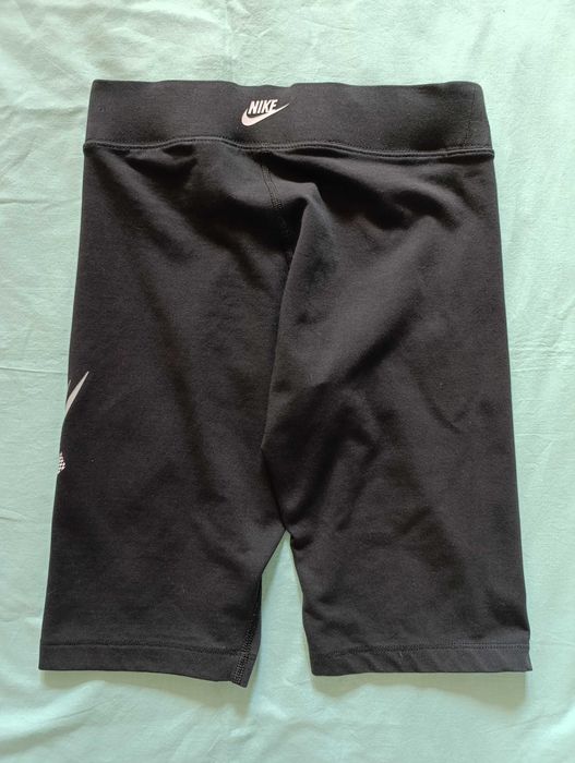 Шорти, велосипеди спортивні жіночі Nike