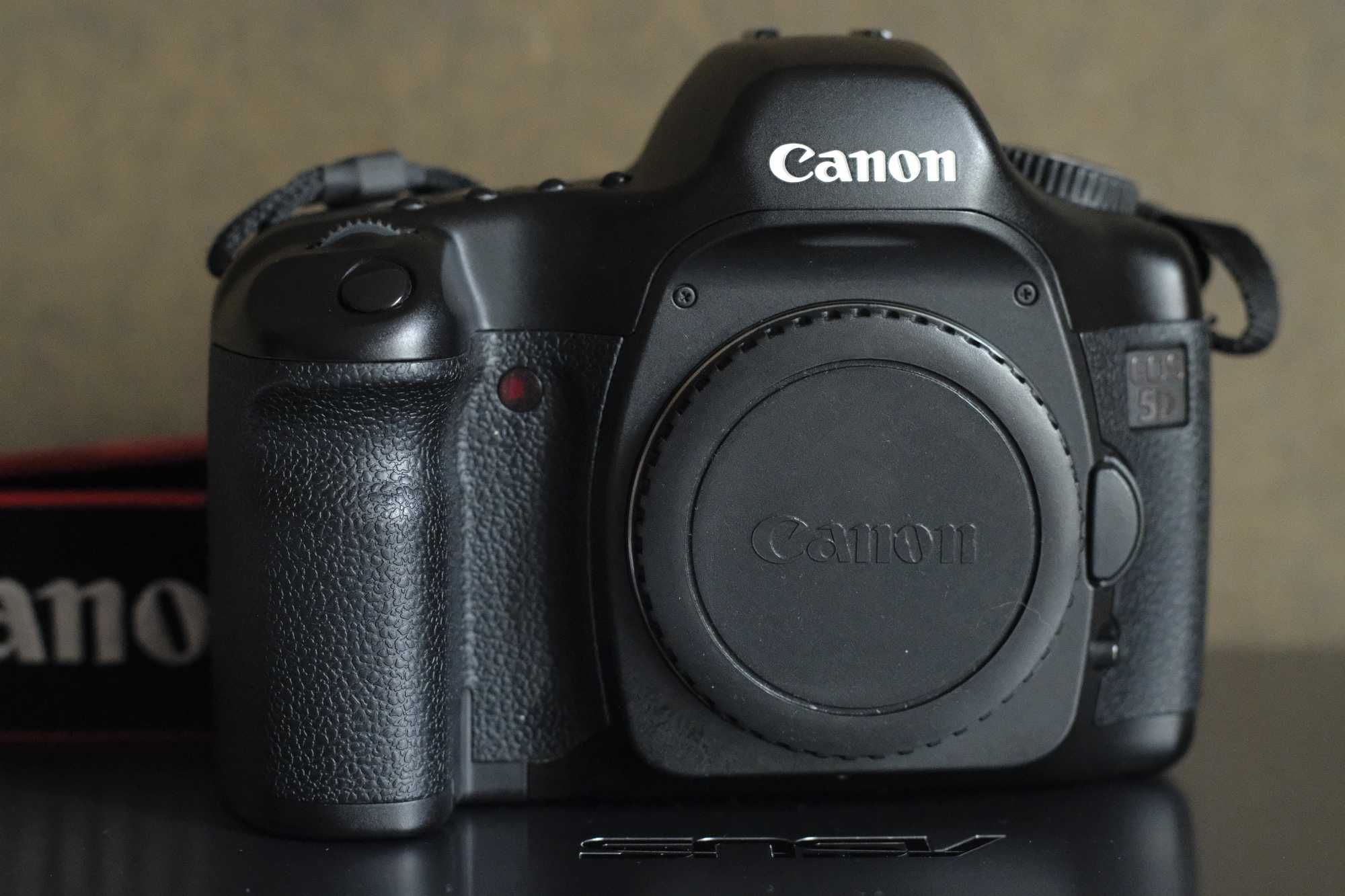 Продам ЛЕГЕНДУ Пробіг 2585 кадрів CANON 5D Первопятак