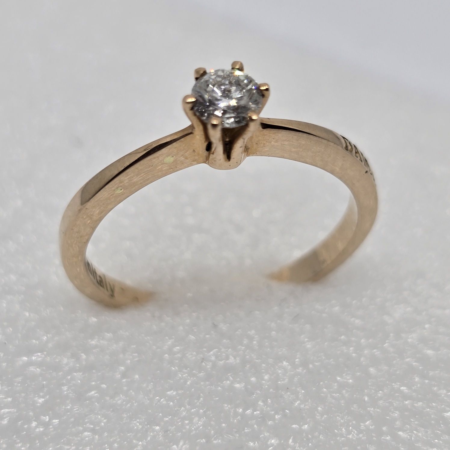 Damiani каблучка з діамантом