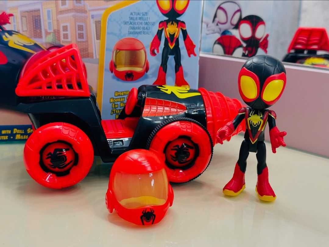 Спайдермен та його Друзі, Спінер Майлз, Spidey and His Amazing Friend
