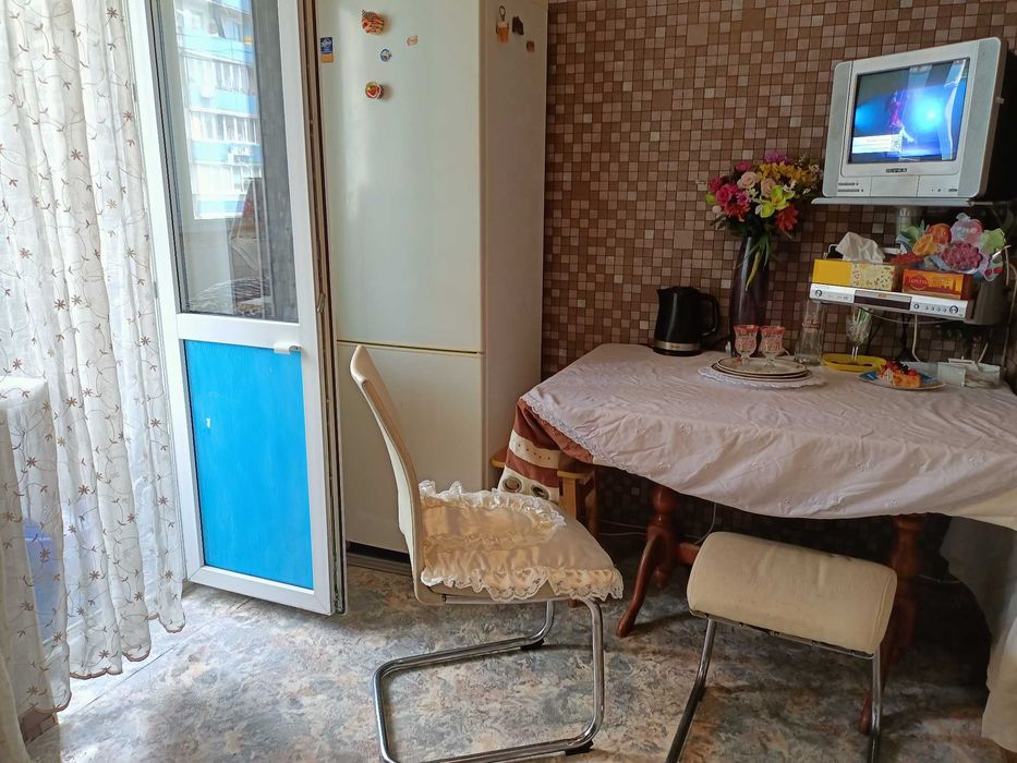 Центр Троещины - почасово и посуточно, месяц 2+2 на Маяковского, Газ!