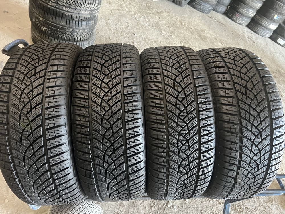 235/45/19 R19 Goodyear Ultra Grip GEN1 4шт зима