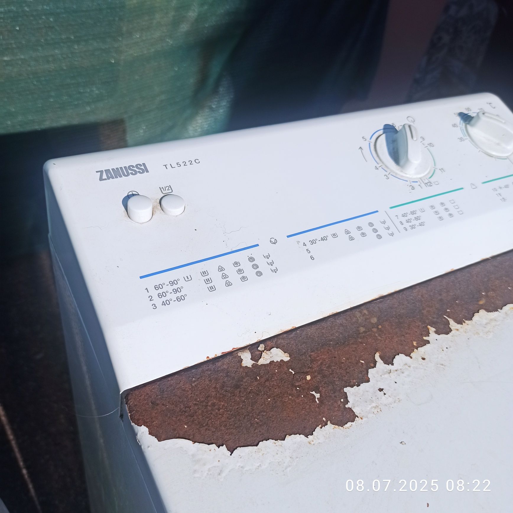 Продам две стиралки на запчасти.