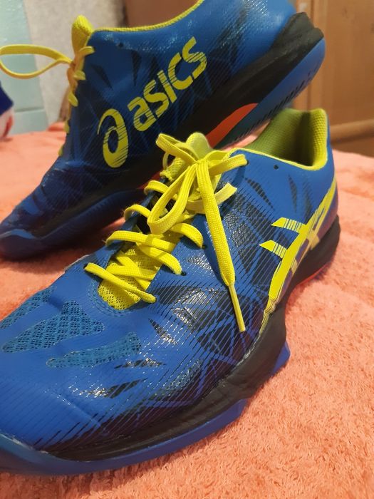 Красовки ASICS волейбольні