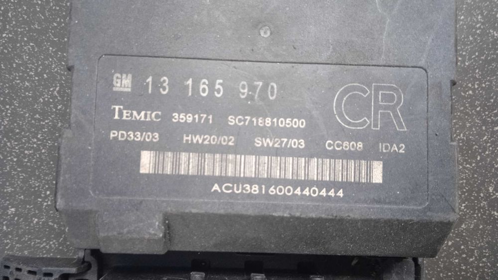 Moduł komfortu skrzynka bezpieczników Opel Vectra C