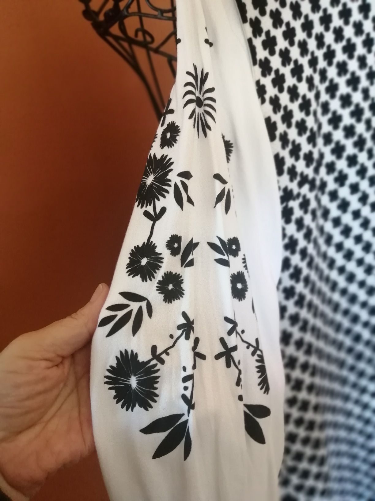 Vestido e blusa preto e branco M