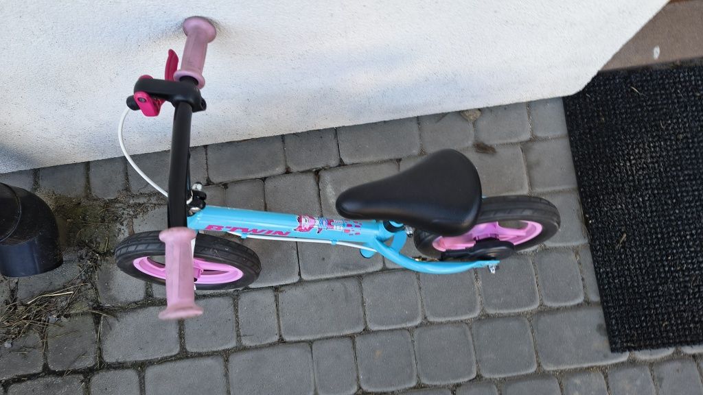 Rower biegowy RUNRIDE BTWIN NIEBIESKO-RÓŻOWY - gotowy na przygodę!