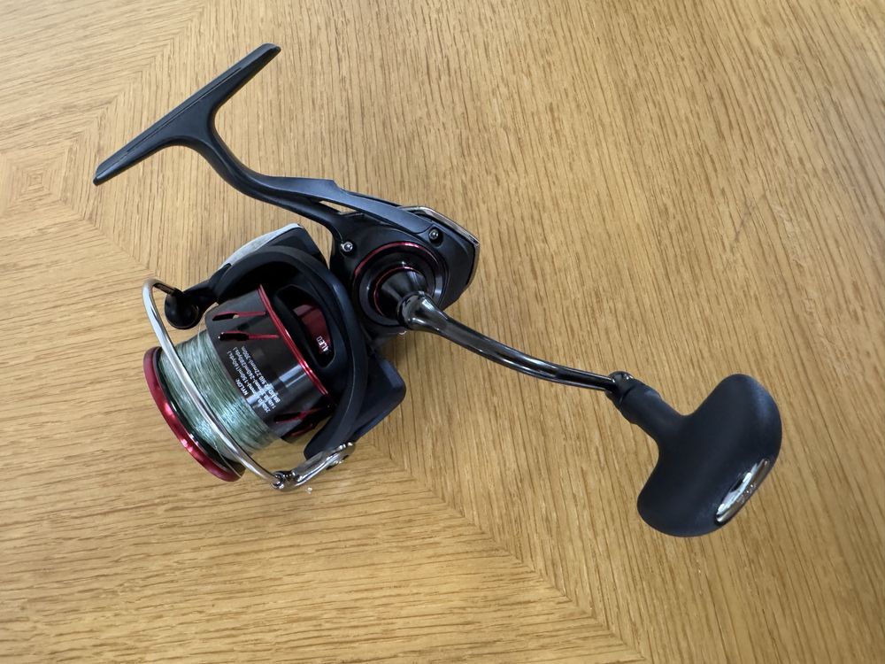 Carreto Daiwa Ballistic LT 5000 CXH